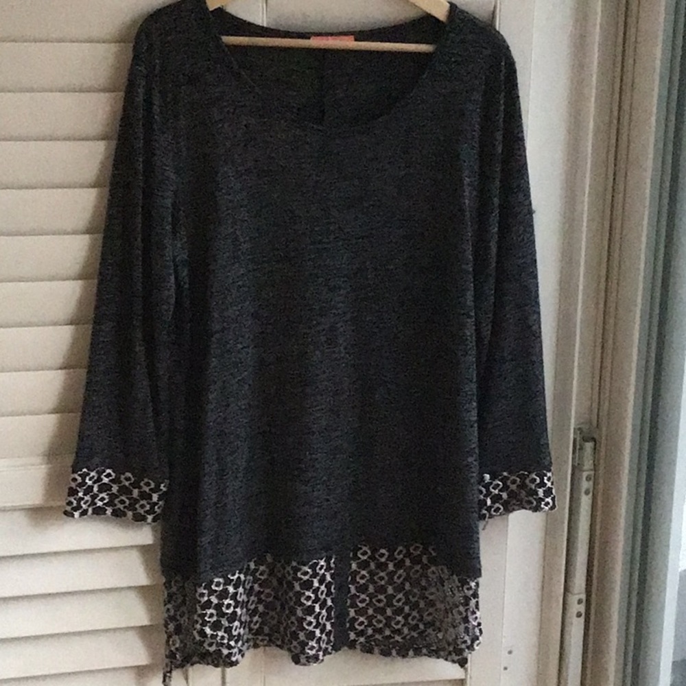 Tunic, XL, lace & Button detail; like new